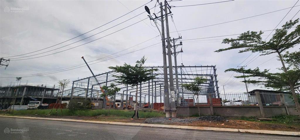 Bán lô đất 10.000m² trong kcn đức hòa, long an giá rẻ 128 usd/m2~3.33tr/m2  pháp lý đầy đủ