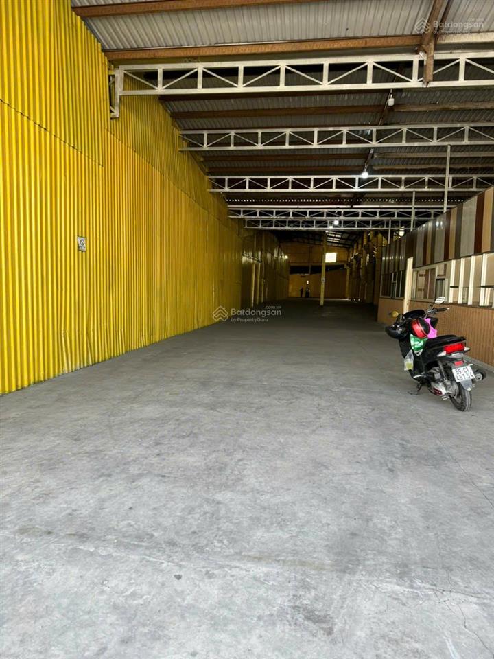 Cho thuê xưởng mặt tiền ql1a diện tích 1.720m² chỉ 120 triệu/tháng