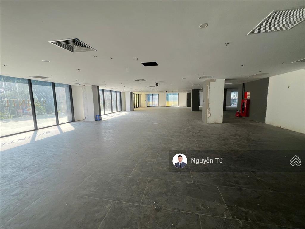 Bql cho thuê văn phòng hoàng cầu skyline  đống đa. diện tích 600m2.  0974 024 ***