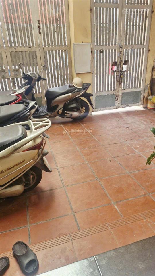 Cho thuê nhà riêng 100m², 3 tầng mặt đường chính hoàng công chất.