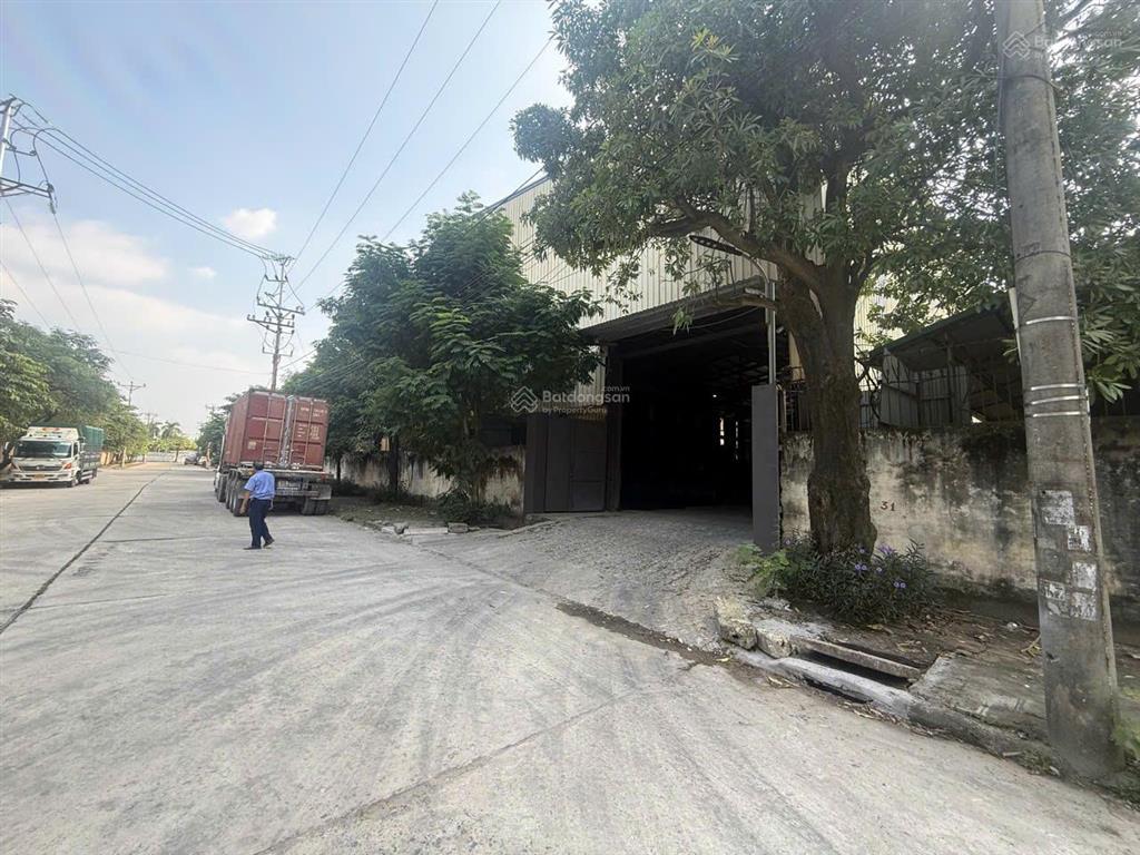 Cho thuê mbkd, kho, xưởng 200m2, trục đường ql3, đông anh, hà nội.