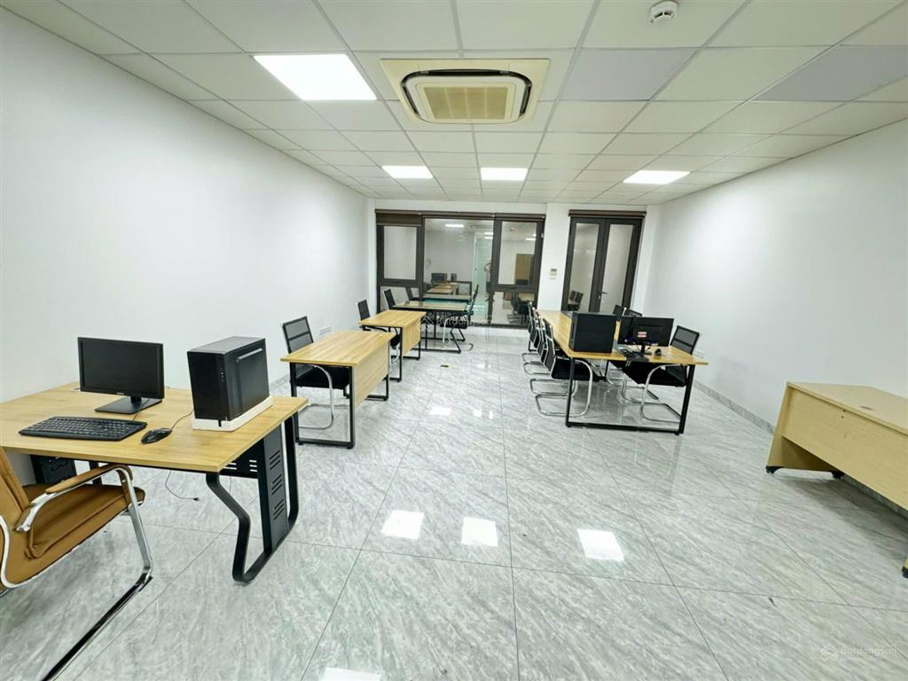 Cho thuê nhà mặt phố ngã ba xã đàn,khâm thiên 120m2 , 4 tầng , 40t, tầng1 20t/tn,tầng 2,3,4 8t/th
