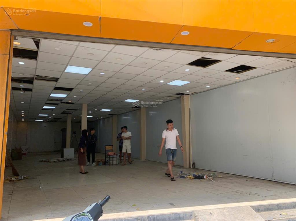 Cho thuê cửa hàng ki ốt, gara xe, mặt tiền 5m, 100m² phạm văn đồng, đỗ nhuận, cv hòa bình, 10 tr