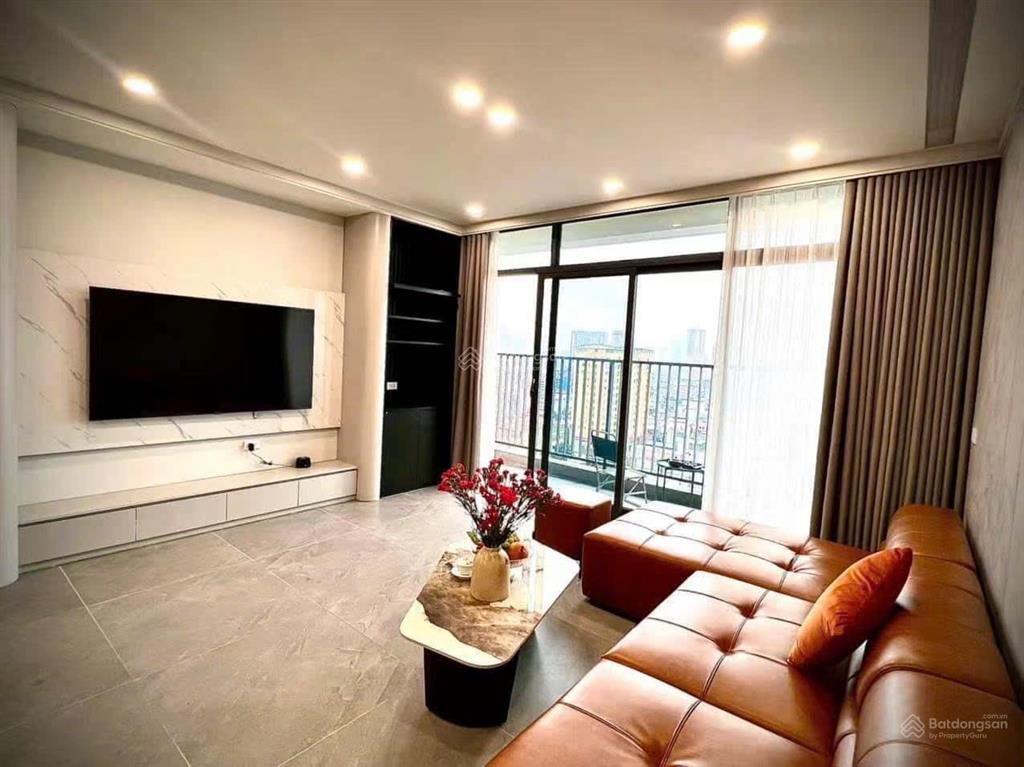 Bán căn hộ 2 ngủ 92m²  nội thất full, view thoáng  giá 8 tỷ bao phí. thông tin đúng