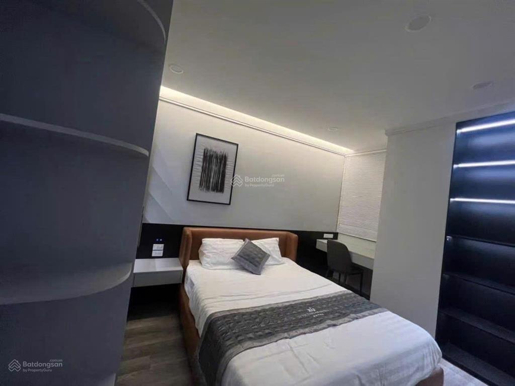 Bán căn hộ 2 ngủ 92m²  nội thất full, view thoáng  giá 8 tỷ bao phí. thông tin đúng
