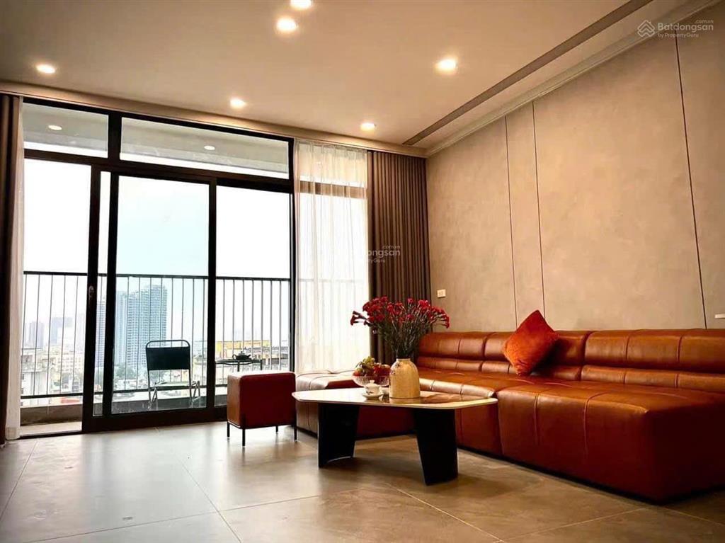 Bán căn hộ 2 ngủ 92m²  nội thất full, view thoáng  giá 8 tỷ bao phí. thông tin đúng