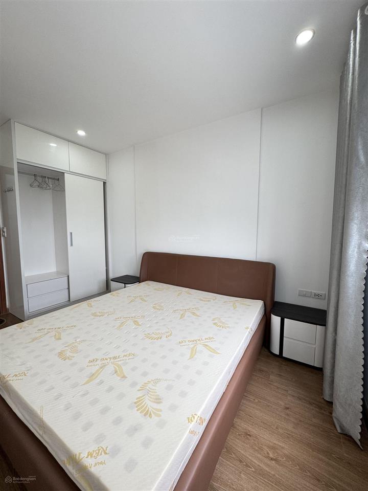 Cho thuê 2 phòng ngủ  full nội thất đẹp, ảnh thật  view hồ, pháo hoa. thông tin đúng