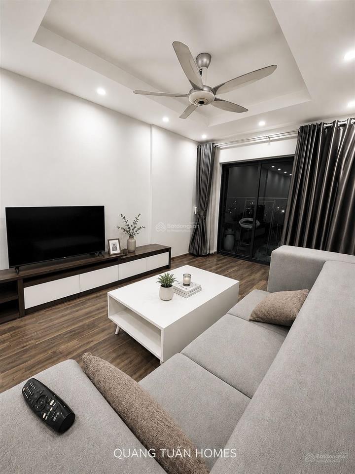 3pn goldmark city  full nội thất đúng như ảnh. có slot oto