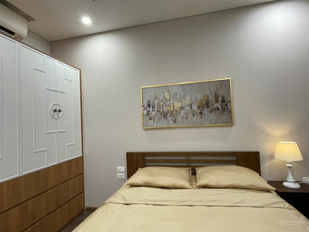 Căn hộ 3 ngủ  nội thất cơ bản & full đẹp mới, view hồ đẹp. đa dạng lựa chọn