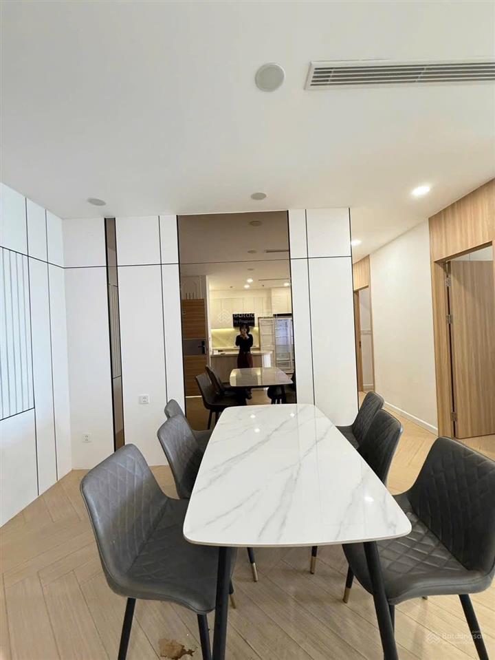 Cho thuê. căn 3 ngủ 108m2  nội thất full mới đẹp & cơ bản. có slot ô tô