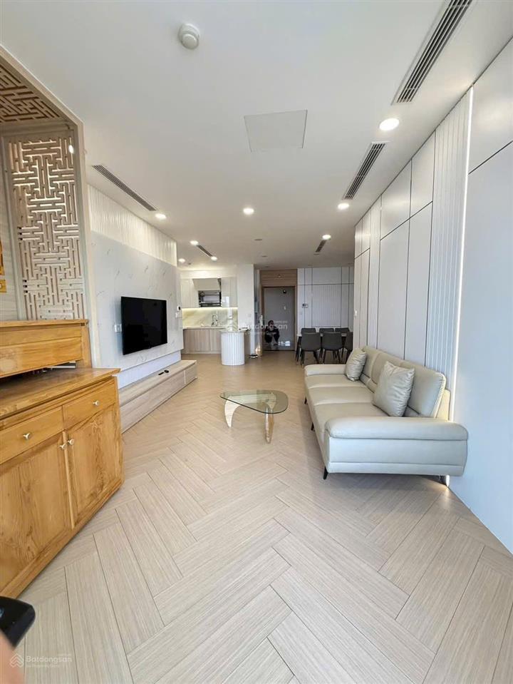 Cho thuê. căn 3 ngủ 108m2  nội thất full mới đẹp & cơ bản. có slot ô tô