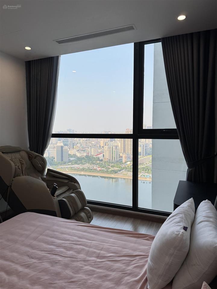 Cho thuê 2 ngủ, 2 vệ sinh  full nội thất đẹp. đa dạng lựa chọn tại vinhomes skylake
