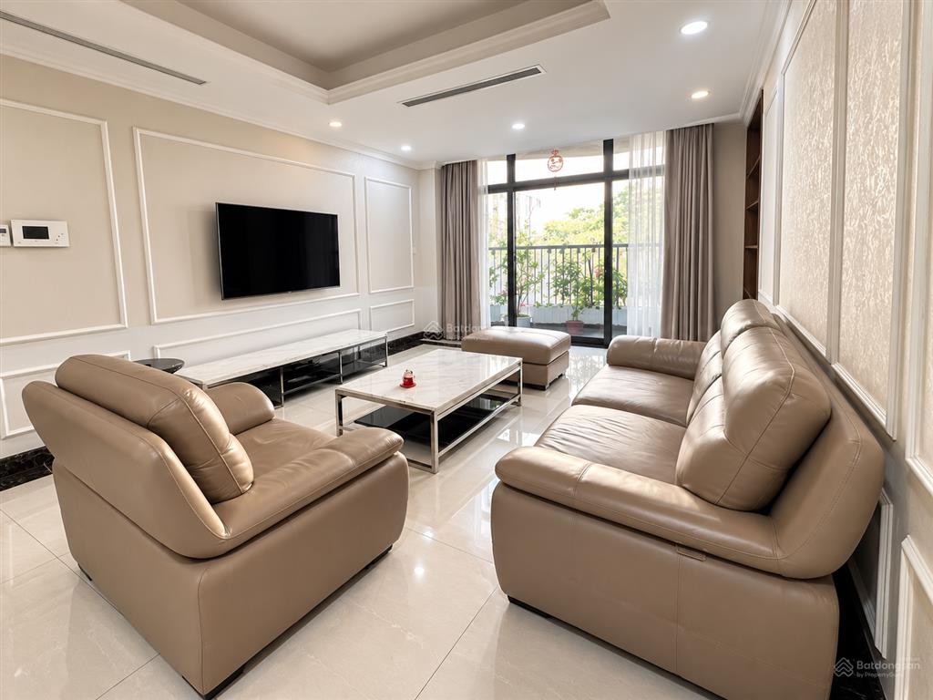 Căn 3pn, 2vs rộng 148m2  nhà full đẹp, như ảnh đăng. em tuấn chuyên discovery