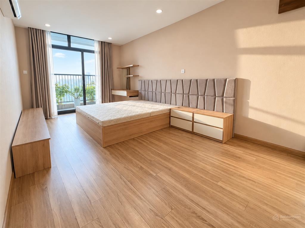 Căn 3pn, 2vs rộng 148m2  nhà full đẹp, như ảnh đăng. em tuấn chuyên discovery