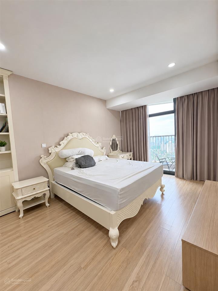 Căn 3pn, 2vs rộng 148m2  nhà full đẹp, như ảnh đăng. em tuấn chuyên discovery