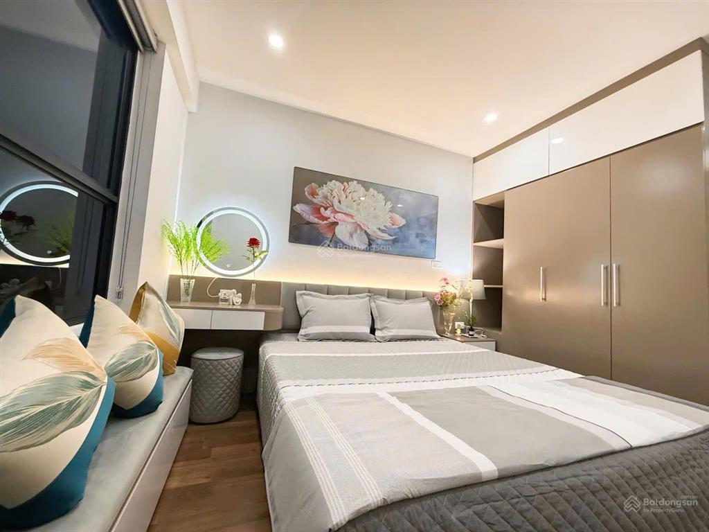 Cực hiếm căn bán. gia đình có việc cần bán gấp căn hộ 2pn/2wc68m2, nhà đẹp, tầng đẹp bắc hà lucky