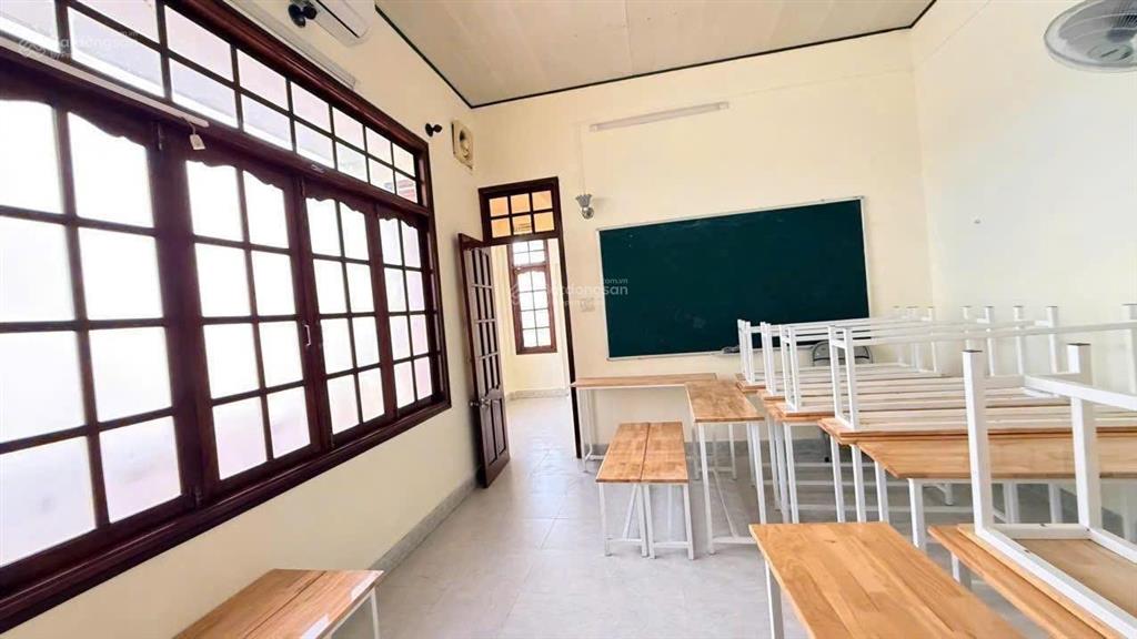 Lô góc 3 tầng 2 mặt tiền trường sa gần biển đắc địa kinh doanh cạnh bách hoá xanh