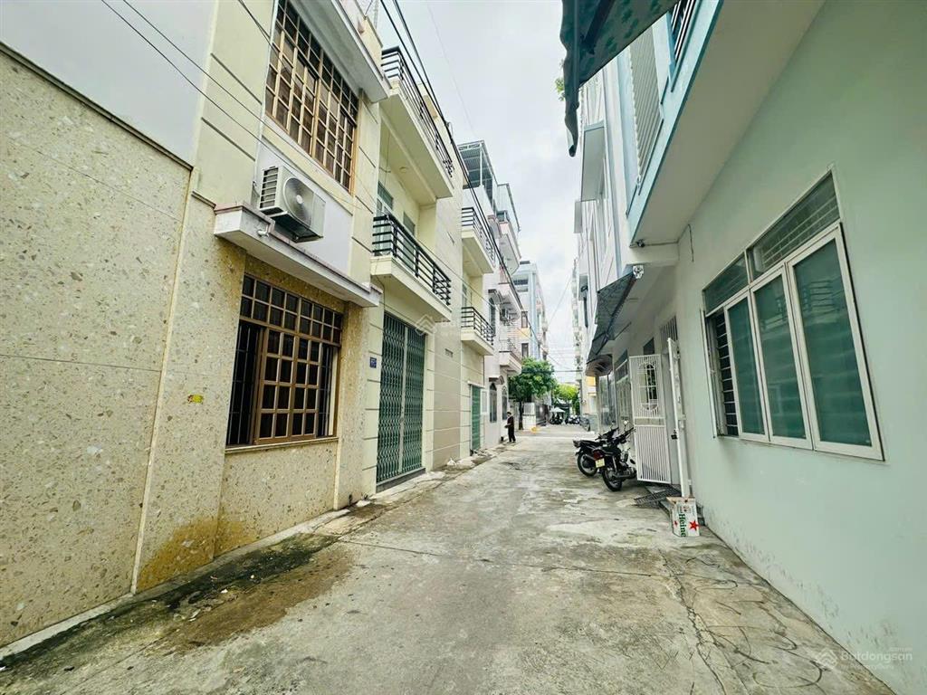 Lô góc 3 tầng 2 mặt tiền trường sa gần biển đắc địa kinh doanh cạnh bách hoá xanh