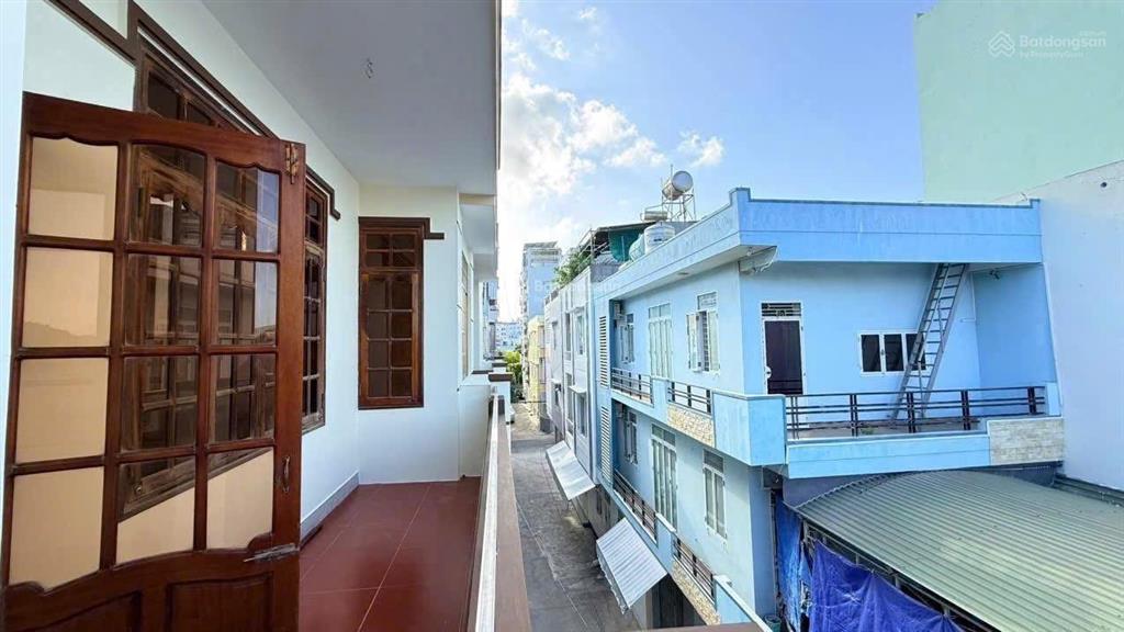 Lô góc 3 tầng 2 mặt tiền trường sa gần biển đắc địa kinh doanh cạnh bách hoá xanh