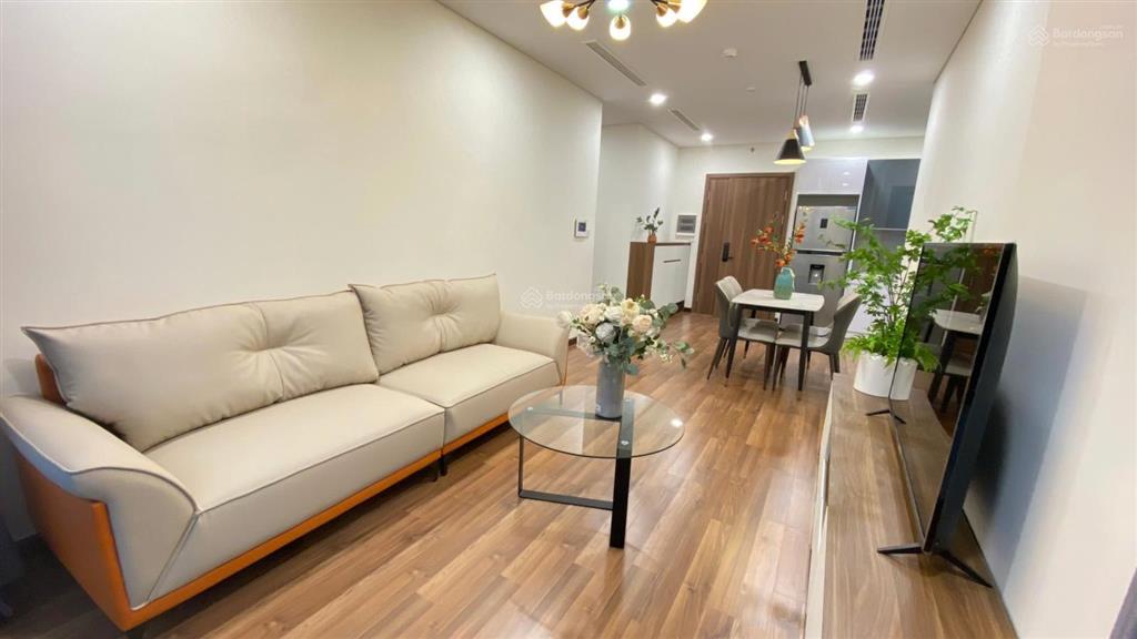 Cho thuê chung cư tháp thiên niên kỷ 2 phòng ngủ, đủ đồ 12 tr/th