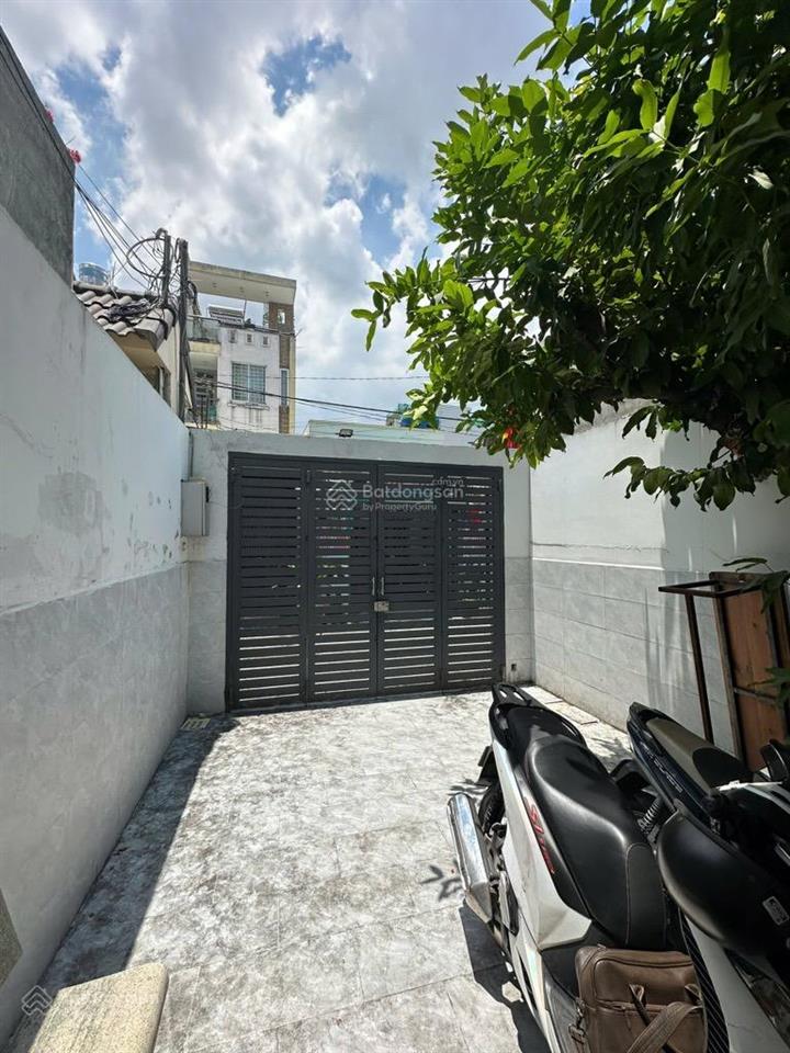 Mặt tiền kinh doanh  gần chợ tân hương  quận tân phú  112.5m2 (4.1x27.5m), giá 9,7 tỷ