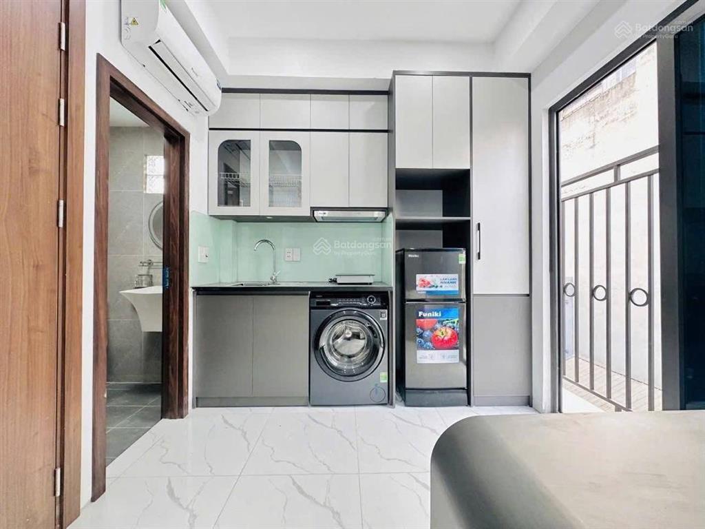 Giá hời. tòa ccmn phú diễn. 18pkk, dt 90tr/th, full pccc, ngõ kd, ba gác đỗ, cực gần phố, 70m2*7t