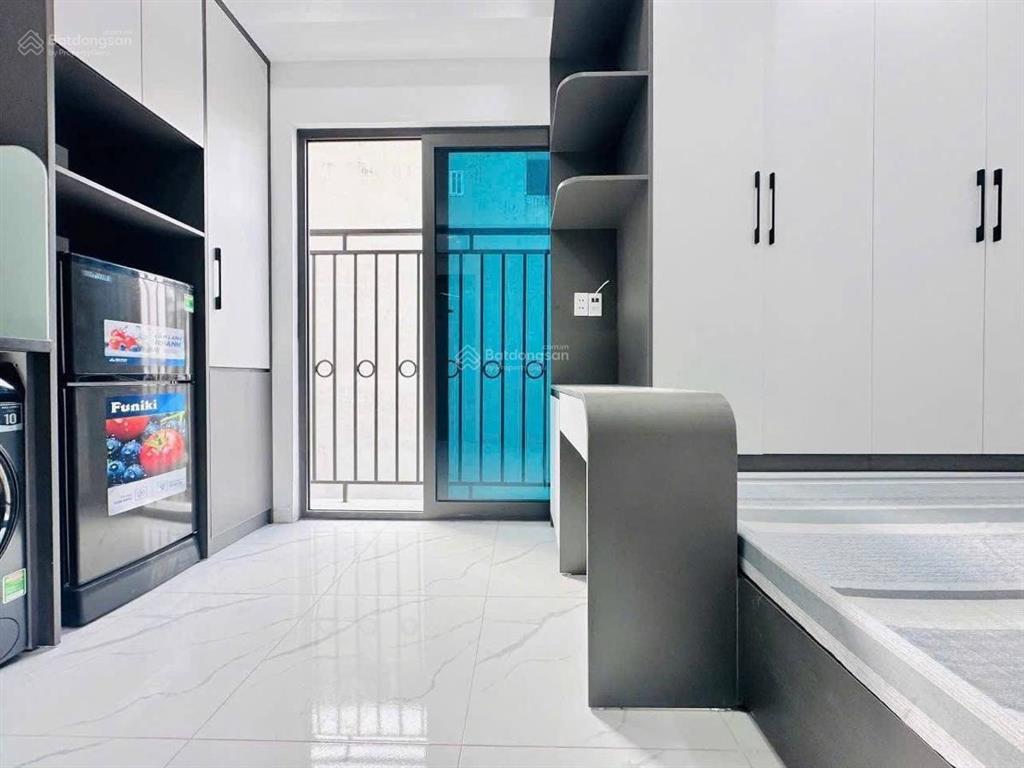 Giá hời. tòa ccmn phú diễn. 18pkk, dt 90tr/th, full pccc, ngõ kd, ba gác đỗ, cực gần phố, 70m2*7t