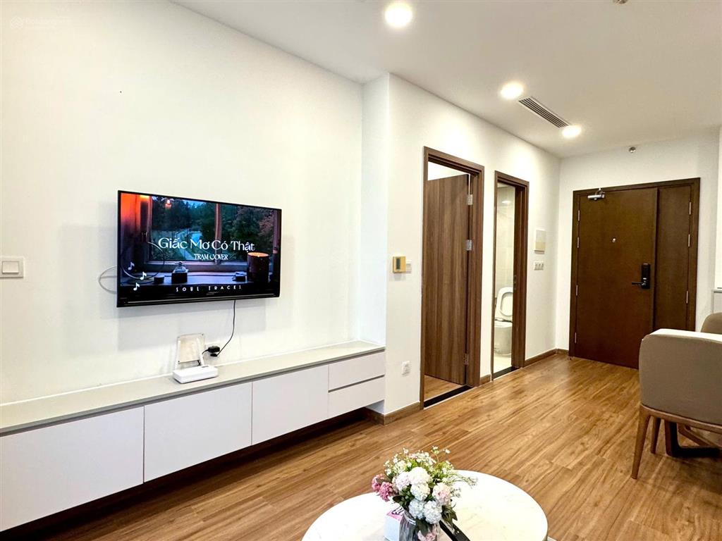 Chỉ 5.8 tỷ, sở hữu ngay căn 2pn 2wc tầng cao full nội thất tại eco green.  0902 393 ***