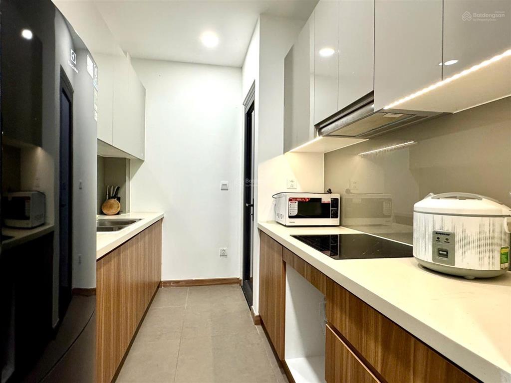 Chỉ 5.8 tỷ, sở hữu ngay căn 2pn 2wc tầng cao full nội thất tại eco green.  0902 393 ***