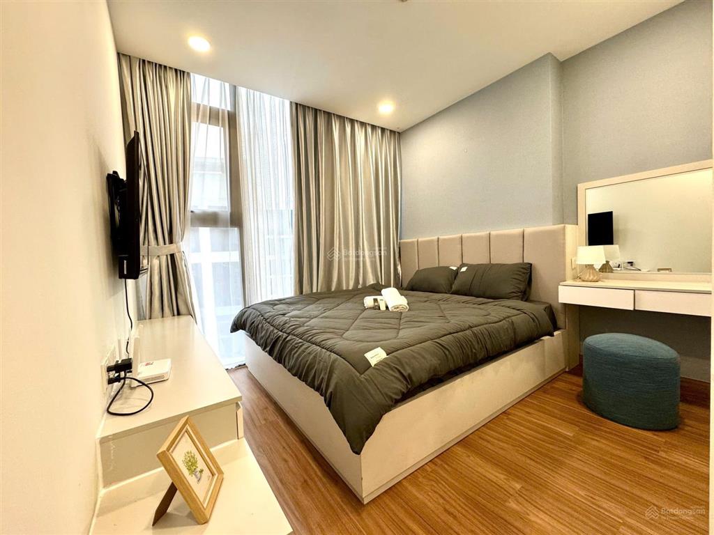 Chỉ 5.8 tỷ, sở hữu ngay căn 2pn 2wc tầng cao full nội thất tại eco green.  0902 393 ***