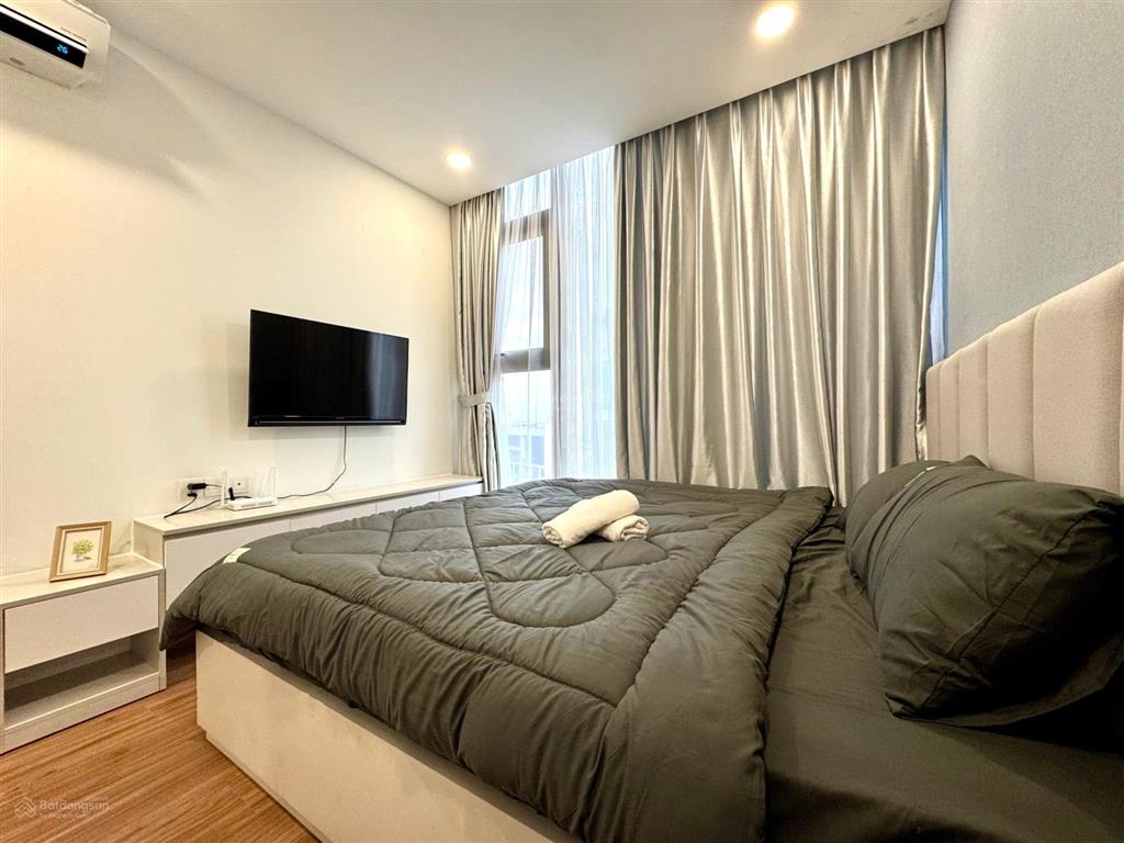 Chỉ 5.8 tỷ, sở hữu ngay căn 2pn 2wc tầng cao full nội thất tại eco green.  0902 393 ***