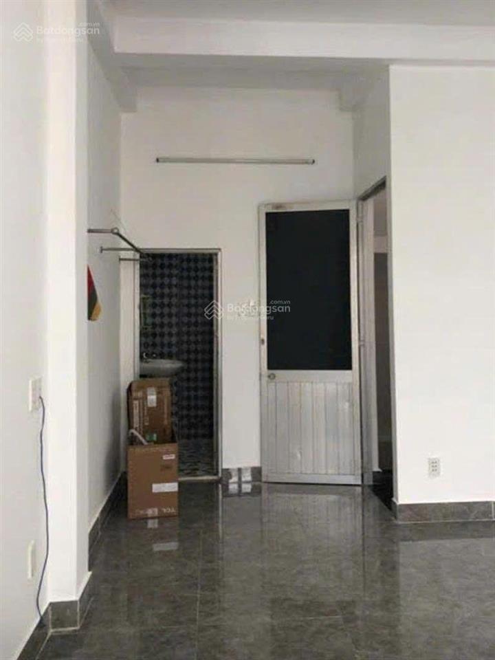 Nhà gần mặt tiền thái phiên sát ba tháng hai, tiện ích bao quanh, di chuyển thuận tiện