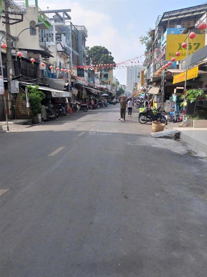 Nhà ngay khu ẩm thực hà tôn quyền, hẻm ôtô khu dân trí, có thể vào ở liền hoặc xây mới