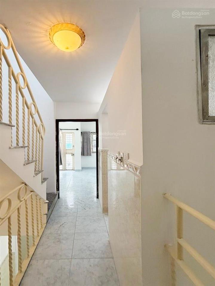 Nhà sát đường lý thường kiệt hẻm xe hơi , gần chợ tân bình, khu dân trí, tiện ích bao quanh.