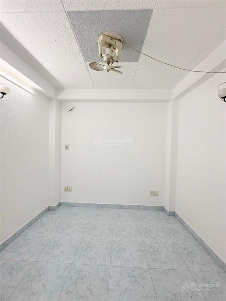 Nhà sát đường lý thường kiệt hẻm xe hơi , gần chợ tân bình, khu dân trí, tiện ích bao quanh.