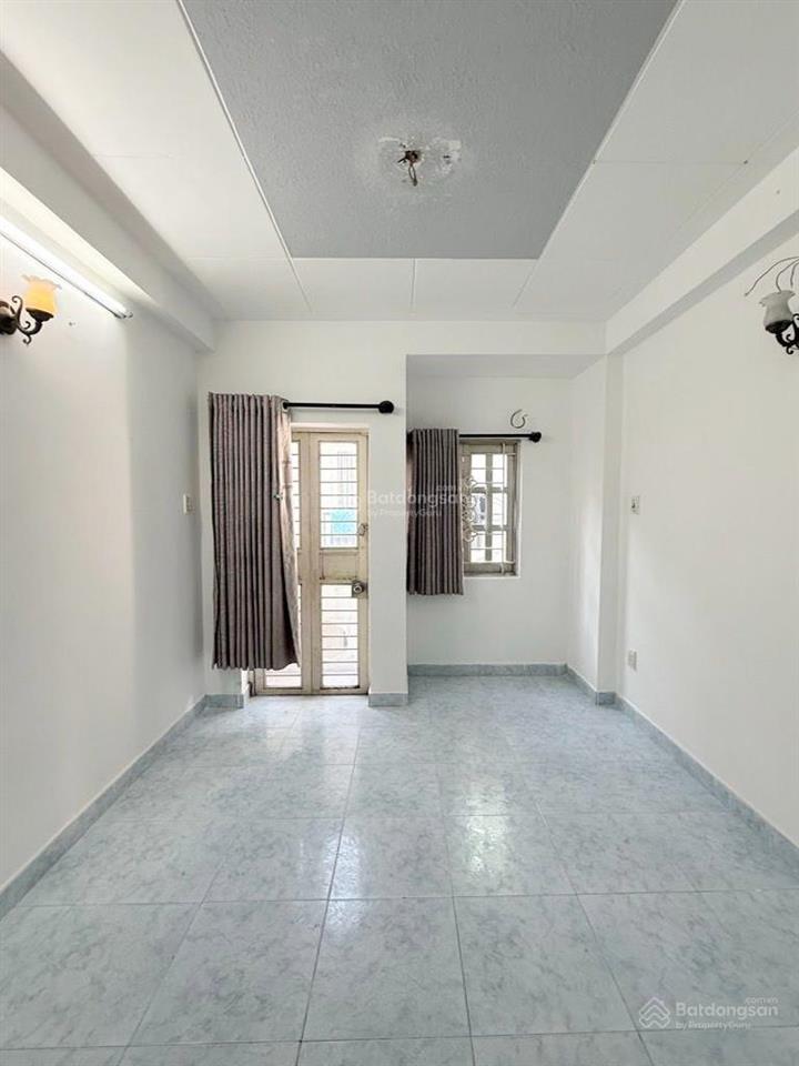 Nhà sát đường lý thường kiệt hẻm xe hơi , gần chợ tân bình, khu dân trí, tiện ích bao quanh.