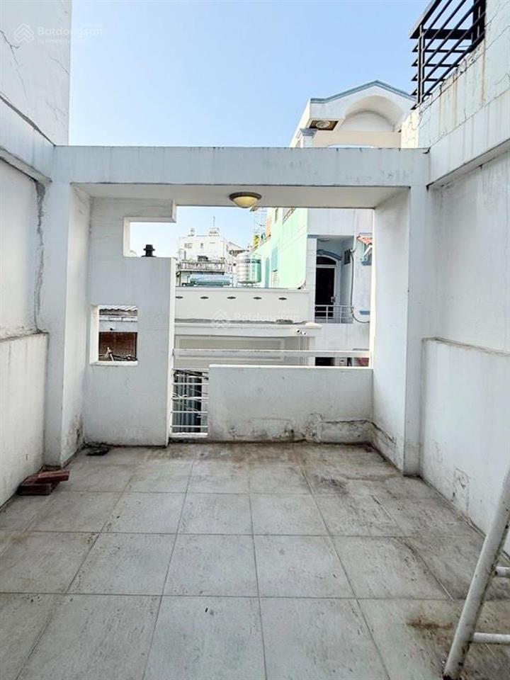 Nhà sát đường lý thường kiệt hẻm xe hơi , gần chợ tân bình, khu dân trí, tiện ích bao quanh.