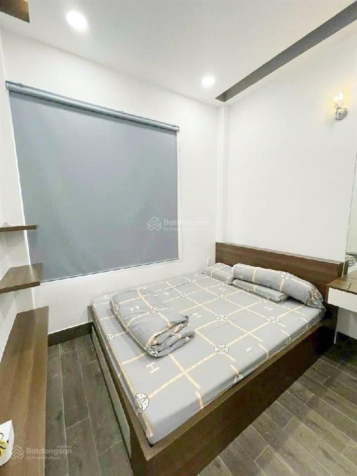 Nhà đường lê đại hành, hẻm ba gác, khu an ninh dân trí cao, di chuyển thuận tiện tất cả các quận .