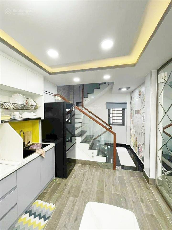 Nhà đường lê đại hành, hẻm ba gác, khu an ninh dân trí cao, di chuyển thuận tiện tất cả các quận .