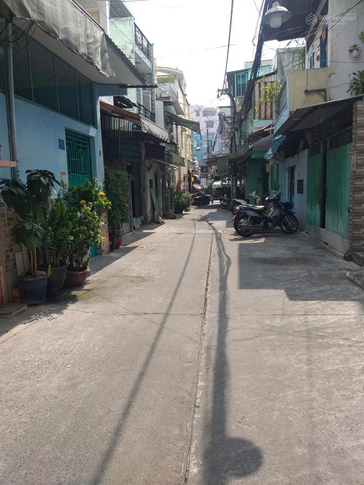 Nhà đường lê đại hành, hẻm ba gác, khu an ninh dân trí cao, di chuyển thuận tiện tất cả các quận .