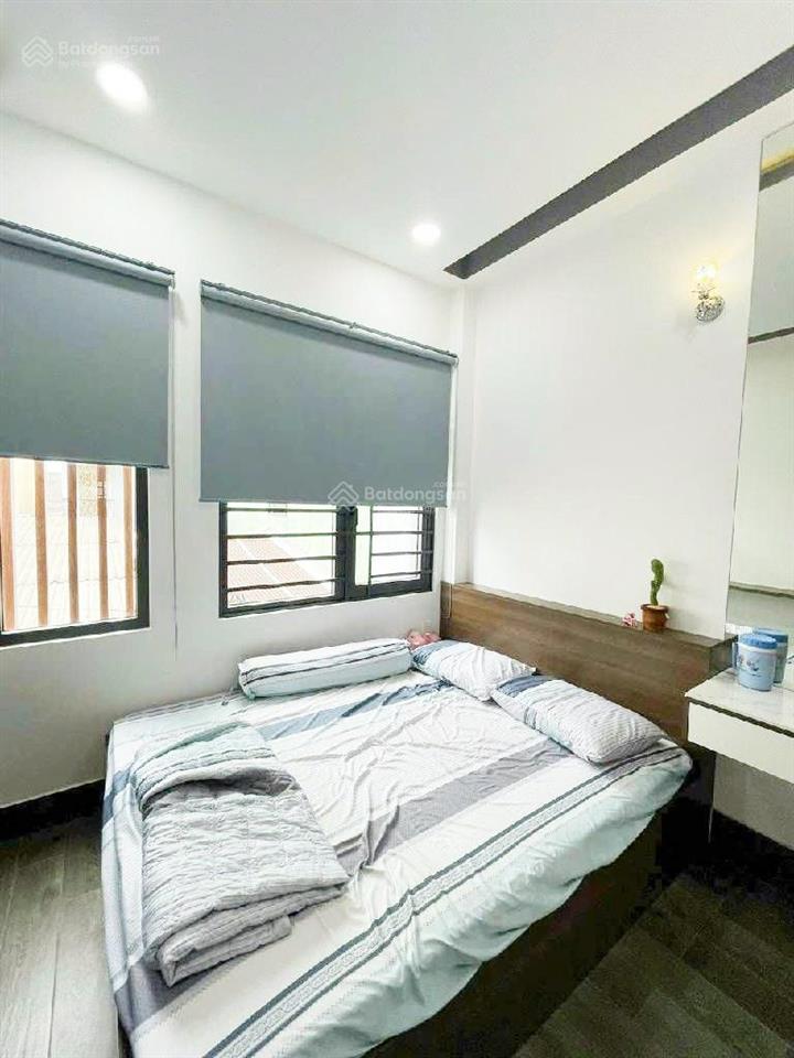 Nhà đường lê đại hành, hẻm ba gác, khu an ninh dân trí cao, di chuyển thuận tiện tất cả các quận .