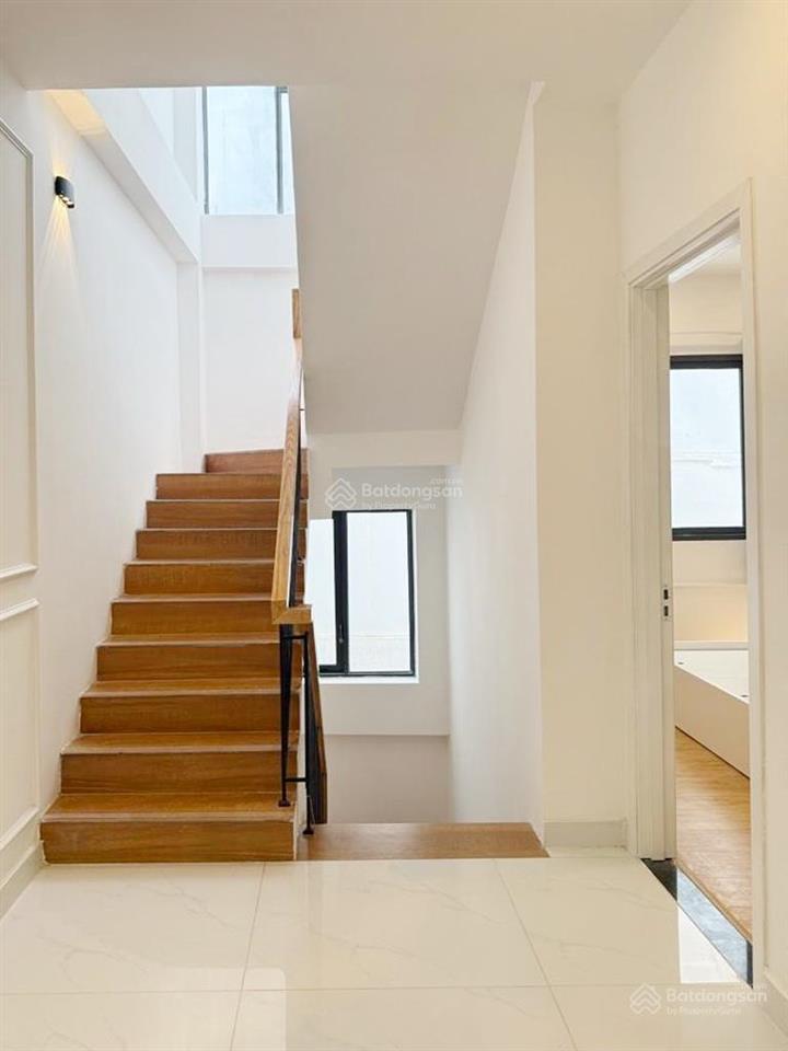 Nhà đường lạc long quân ngay chợ tân bình, hẻm ôtô thông. nhà mới đẹp vào ở ngay, pháp lý rõ ràng.