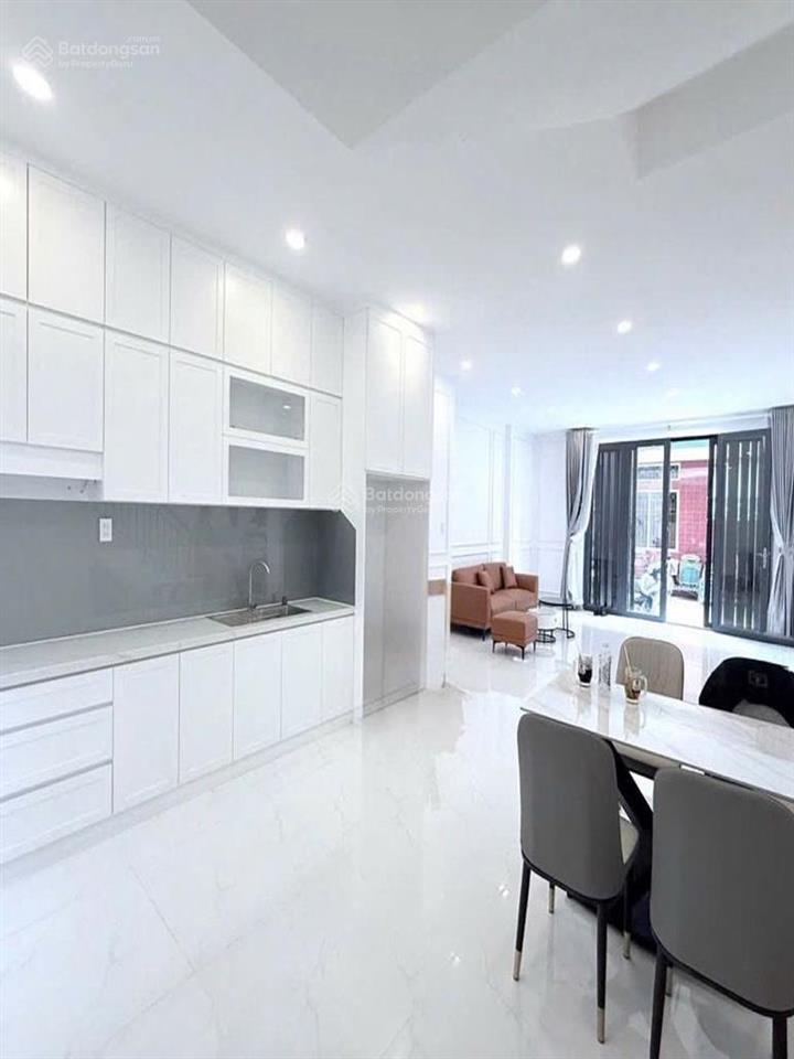 Nhà đường lạc long quân ngay chợ tân bình, hẻm ôtô thông. nhà mới đẹp vào ở ngay, pháp lý rõ ràng.