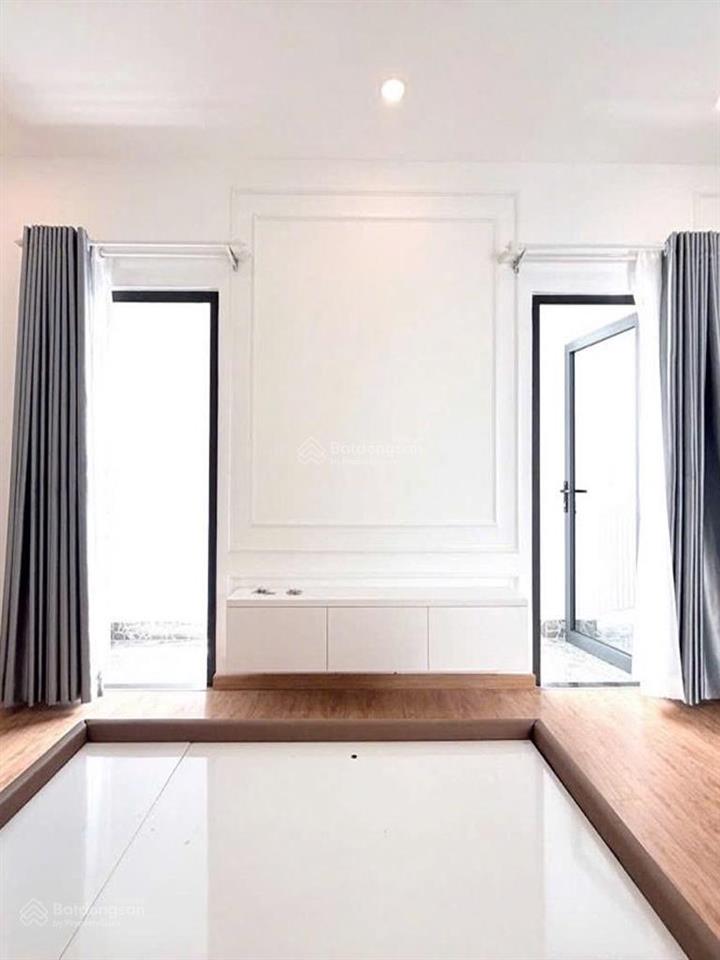 Nhà đường lạc long quân ngay chợ tân bình, hẻm ôtô thông. nhà mới đẹp vào ở ngay, pháp lý rõ ràng.