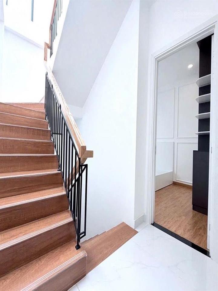 Nhà đường lạc long quân ngay chợ tân bình, hẻm ôtô thông. nhà mới đẹp vào ở ngay, pháp lý rõ ràng.