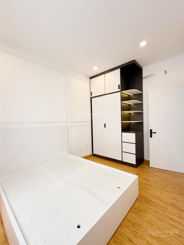 Nhà đường lạc long quân ngay chợ tân bình, hẻm ôtô thông. nhà mới đẹp vào ở ngay, pháp lý rõ ràng.