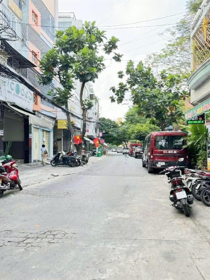Nhà nguyễn ngọc lộc sát 3 tháng 2 xe hơi ngủ trong nhà, tiện ích bao quanh, thuận tiện kinh doanh.