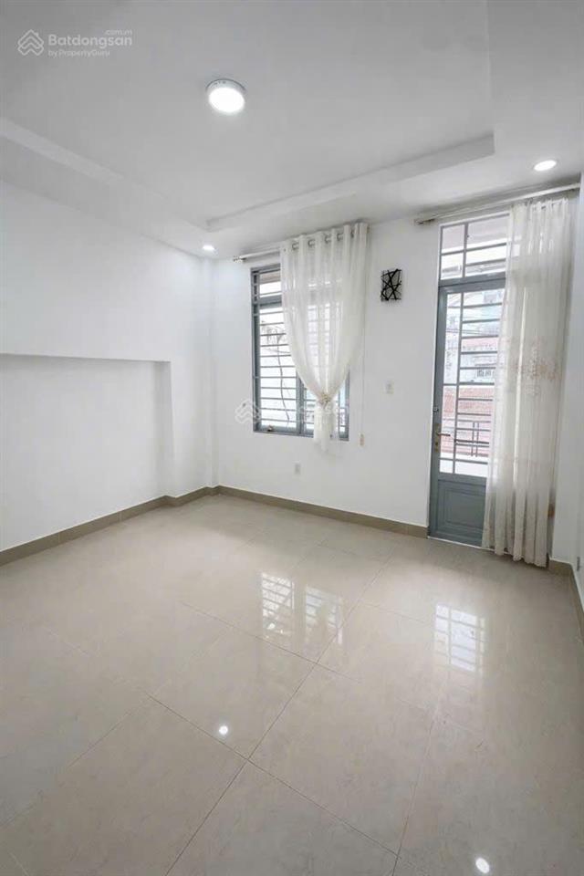 Nhà lạc long quân gần cv đầm sen, hẻm xe hơi thông khắp nơi thuận tiện di chuyển các quận trung tâm