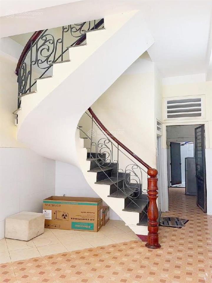 Nhà nguyễn đình chiểu ngay chợ bàn cờ, hẻm xe tải tránh thông, thuận tiện kinh doanh buôn bán.