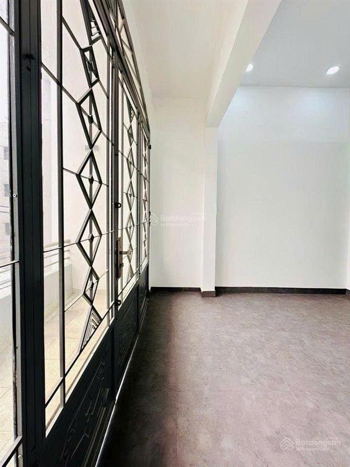 Nhà nguyễn đình chiểu ngay chợ bàn cờ, hẻm xe tải tránh thông, thuận tiện kinh doanh buôn bán.